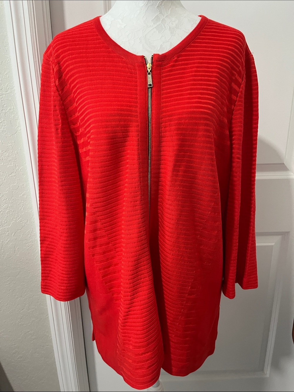 Misook Vibrant Red Heritage Ottoman Stitch Knit Zip up Jacket /Cardigan